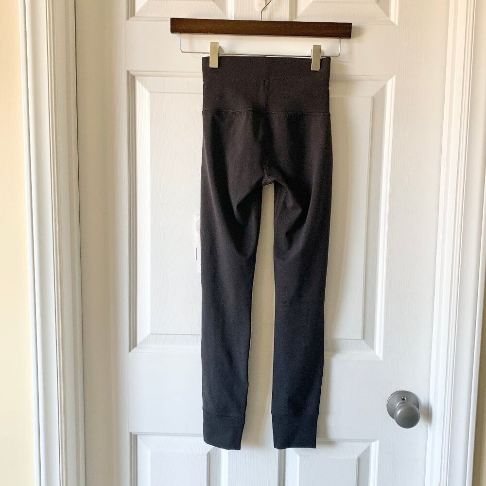 NWT Vuori Daily Legging, High Rise 7/8 Length, XXS, Black - Picture 6 of 14